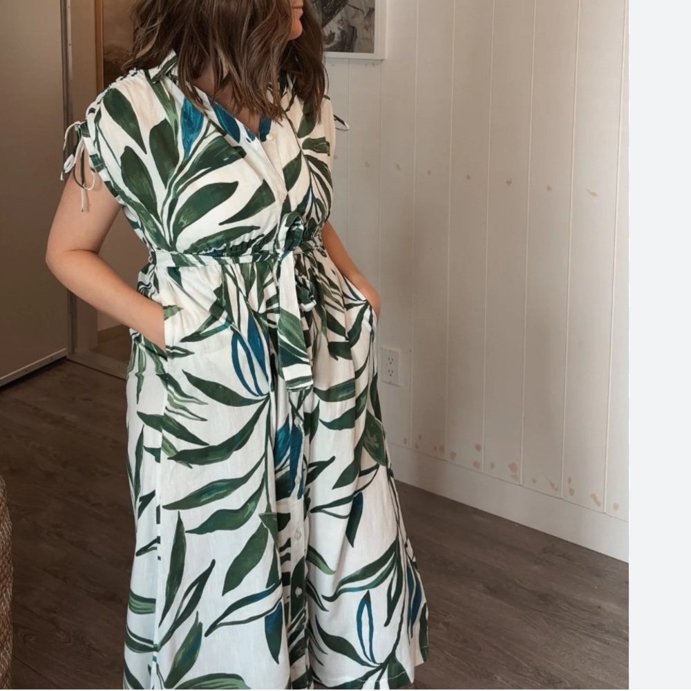 Time and Tru Green and Blue Leaf Print Midi Dress. Size Large 12/14